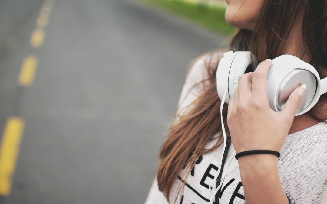 Les Français et l’audio en 2025 : entre radio traditionnelle et streaming numérique